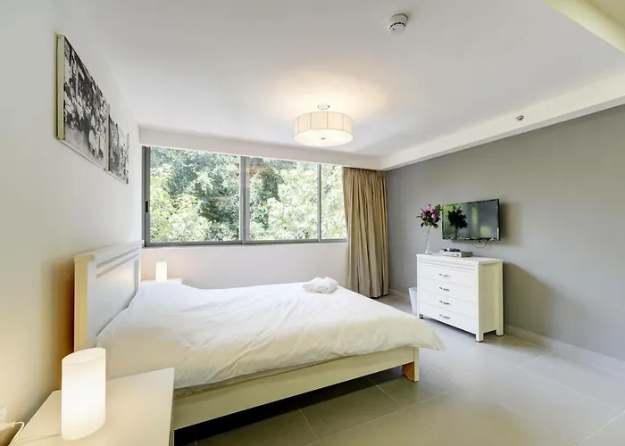 Dizengoff Inn Apartments